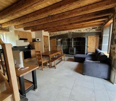 Alleuze House | Maison à la campagne 4 à 9 personnes