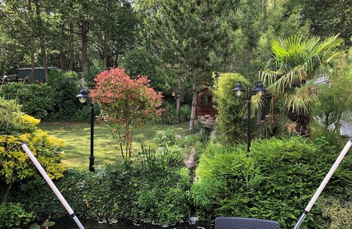 Villemeux-sur-Eure House | Maison 4ch Piscine Intérieure, Jacuzzi, Sauna, Billard, Cheminée et Jardin Clos