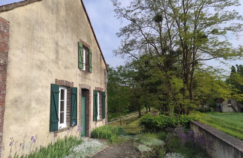 Esnon House | Maison Autonome Avec Terrasse Privative Dans une Ferme-moulin