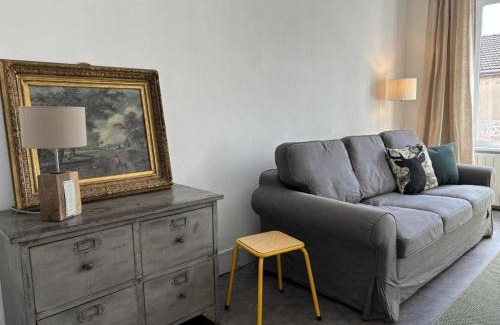 Charroux House | Maison authentique avec jardin clos, verrière et vélos à Charroux - FR-1-489-538
