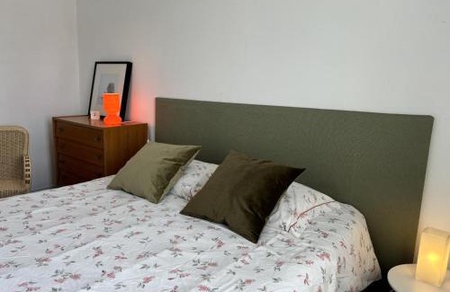 Charroux House | Maison authentique avec jardin clos, verrière et vélos à Charroux - FR-1-489-538