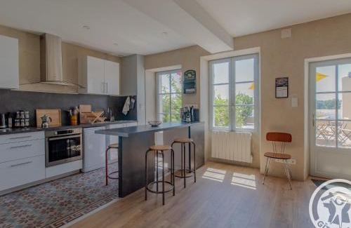 Ingrandes-Le Fresne sur Loire House | Maison Authentique sur 3 Niveaux avec Terrasse et Vue Loire - FR-1-622-38