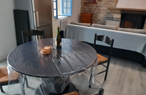 Plouescat House | Maison Avec Cour, Véranda et Cheminée, Près des Plages