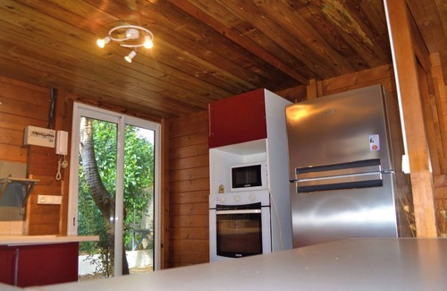 Bois d'Olives Ski Chalet | Maison Avec Jacuzzi et Jardin à 5 min de la Plage