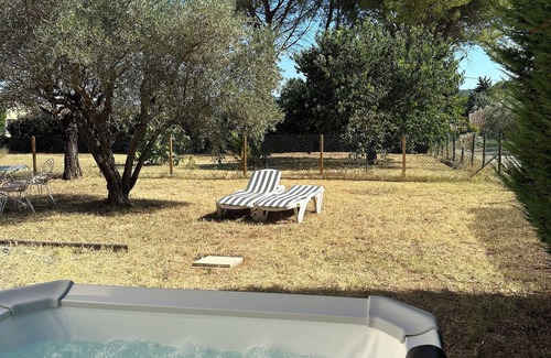 Villecroze House | Maison Avec spa et Jardin Privés au Coeur de la Campagne Provençale