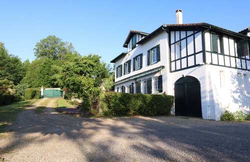 Bayonne House | Maison Basque, Le Jouanché - Facing the Adour River, 5 min from Bayonne