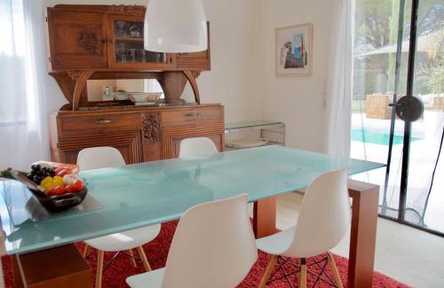 Oppede Villa | maison bertuli Oliviers Aircon, heated saltwater Pool, 2 Bedrooms