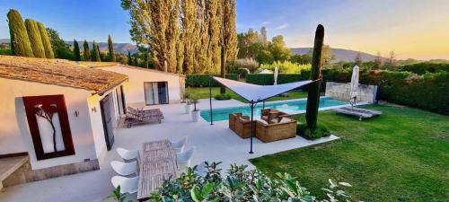 Oppede Villa | maison bertuli Oliviers Aircon, heated saltwater Pool, 2 Bedrooms