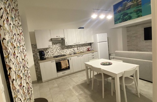 Ficarazzi Apartment | MAISON BLANCHE IN THE CENTER OF THE VILLAGE