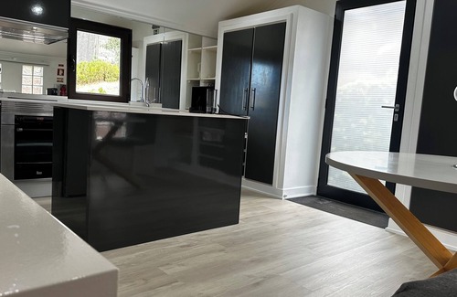 Calheta House | Maison Blanche, panoramic view over the sea, mountains and village