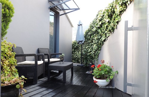 Calheta House | Maison Blanche, panoramic view over the sea, mountains and village