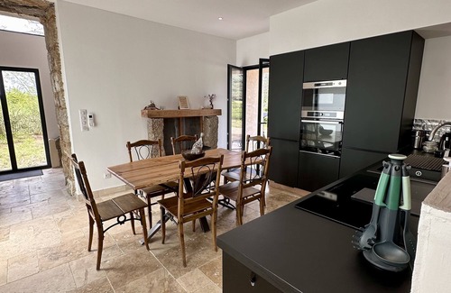 Sartene House | Maison Cantonnière en Pierre Entièrement Rénovée sur un Terrain Agréable