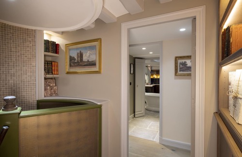 Saint-Germain-des-Pres House | Maison Cardinal Furstemberg - Top of the range services - Saint Germain des Près