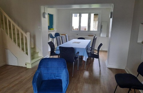 Connerre House | Maison centre Connerré - Proche 24h - 11 pers - 4 chambres