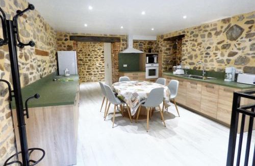 Brioude House | Maison confortable au cœur de Brioude avec parking privé.