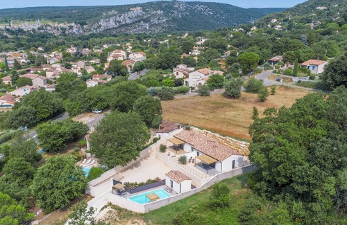 Saint-Martin-d'Ardeche House | Maison del Rubio,4 Personnes Avec Piscine Commune a Deux Logements