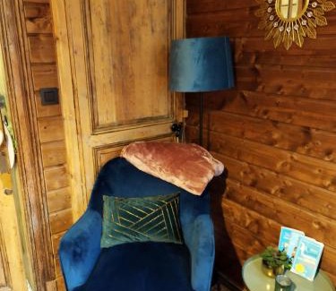Walcourt Bed & Breakfast | Maison d'hôte Les Notes Endormie Chambre Secrète
