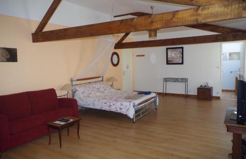 Courcelles House | Maison d'Hôtes Le Cadran Solaire
