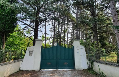 Crest House | Maison Dans un Écrin de Verdure.piscine, Tennis; Idéal Pour se Ressourcer!