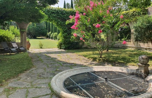 Crest House | Maison Dans un Écrin de Verdure.piscine, Tennis; Idéal Pour se Ressourcer!