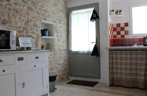 Saint-Georges-d'Oleron House | Maison de charme rénovée 4 pers., Saint-Georges-d'Oléron, proche plage, Wifi, parking gratuit - FR-1-246A-85