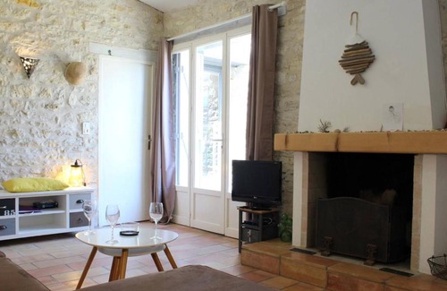 Saint-Denis-d'Oleron House | Maison de Charme à Saint-Denis-d'Oléron - 6 Couchages, Cour Ensoleillée, Proche Commerces - FR-1-246A-77