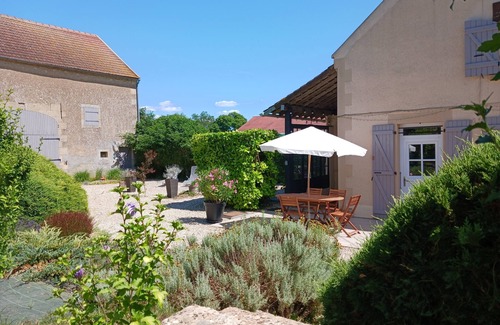 Cuncy-les-Varzy House | Maison de Charme au Milieu D'un bel Espace Arboré
