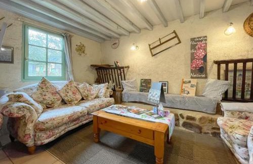 Sainte-Opportune House | Maison de charme avec jardin luxuriant, près de la Suisse Normande, idéale pour déconnexion totale - FR-1-497-35