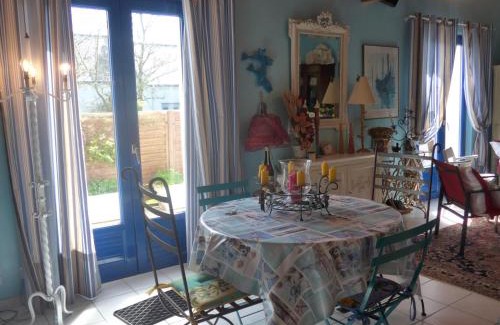 Locmaria House | Maison de charme près de la côte sauvage avec jardin et terrasse - FR-1-418-128