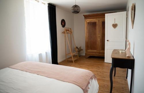 Saint-Laurent-sur-Sevre Apartment | Maison de la Rochejaquelein