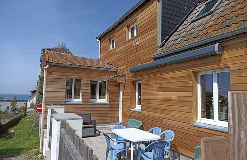 Ault House | Maison de la Mer in Ault - 200 m from the sea - quiet - south-facing - wifi