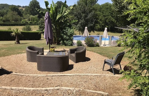 Corgnac-sur-l'Isle House | Maison de maitre -river frontage -private heated pool 5 mins walk to the village