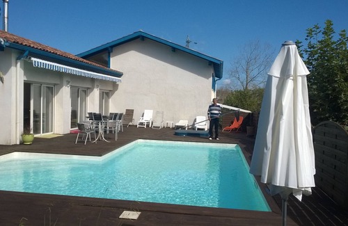 Bidart House | Maison de vacances avec piscine pour groupe