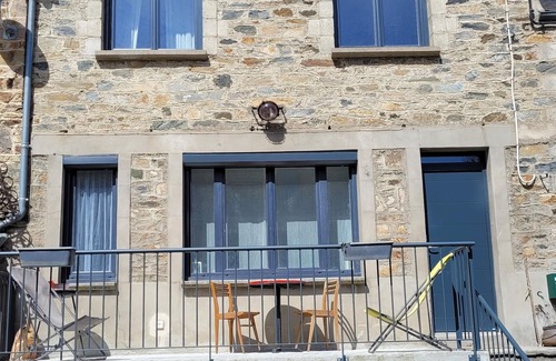 Arvieu House | Maison de village à la campagne, avec plages, forêts, nature, Rodez et Millau