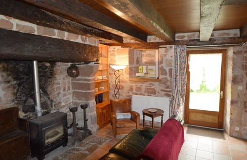 Hautefort Cottage | Maison des Pres | House in the Meadow