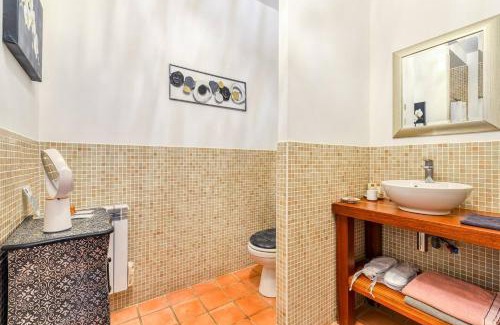 Neffies Bed & Breakfast | Maison Dix Chambres d'hôtes et Espace SPA Bien être