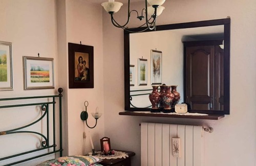 Chatel Apartment | Maison du Soleil, Appartamento in Antico Borgo con Ampia Vista Sulla Vallata