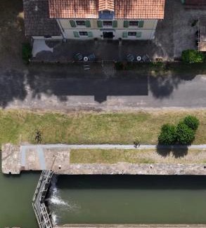 Meilhan-sur-Garonne Hostel | Maison Eclusière le Coup de Pompe