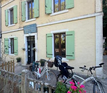 Meilhan-sur-Garonne Hostel | Maison Eclusière le Coup de Pompe
