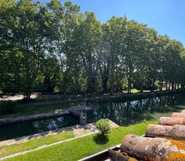 Meilhan-sur-Garonne Hostel | Maison Eclusière le Coup de Pompe