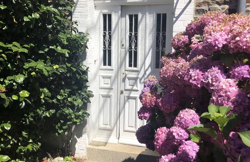 Etables-sur-Mer House | Maison en Pierre à Proximité du Bourg et de la mer