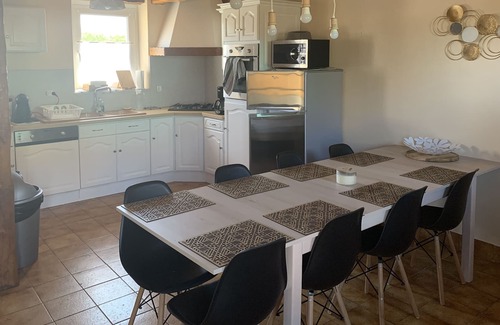 Plouguin House | Maison en Pierre à Proximité des Plages de St Pabu et Portsall