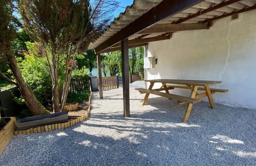 Bannes House | Maison Face au Bord du lac de Charmes