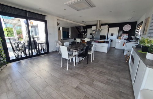 Cieurac Villa | Maison Familiale au Cœur du Village de Cieurac, Pays de la Truffe
