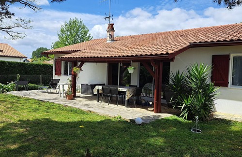 Urt House | Maison Grand Jardin Calme à 30 mn de L'ocean