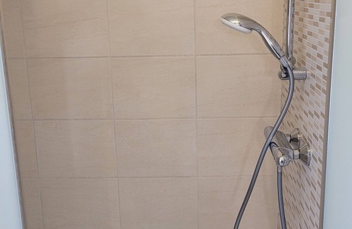 Vaulnaveys-le-Haut House | Maison Individuelle 2 Chambres six Couchages au Centre Village