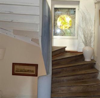 Saint-Jean-le-Blanc House | Maison lAmrique welcome you to one of their rooms Dogs are also welcomed