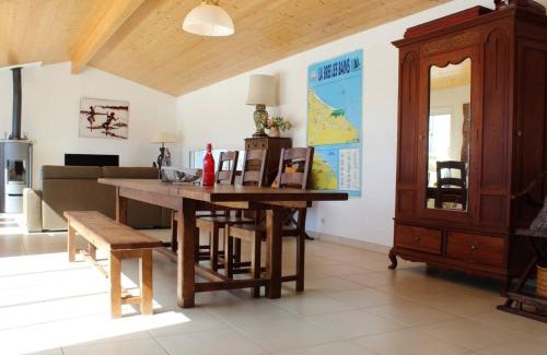 La Bree-les-Bains House | Maison lumineuse à La Brée-les-Bains avec piscine chauffée et proche plage - FR-1-246A-383