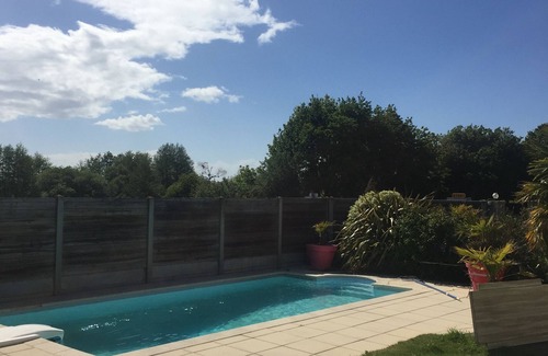 Anctoville-sur-Boscq House | Maison Moderne Avec Piscine Chauffée Dans la Baie du Mont st Michel 200m2