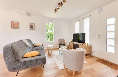 Le Tour-du-Parc House | Maison neuve pour 8, 800m des plages